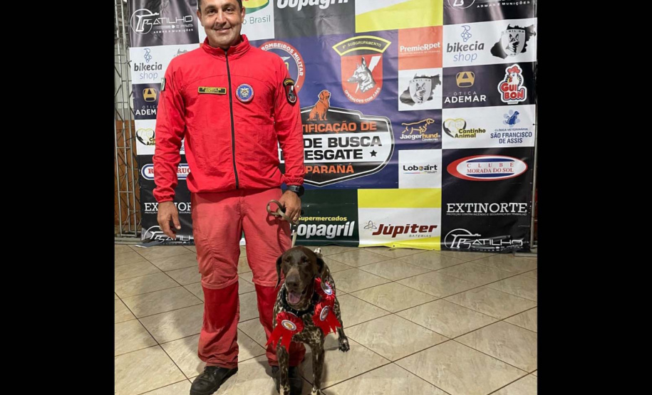 Paraná vai mandar novos bombeiros com cães de busca para o Rio Grande do Sul