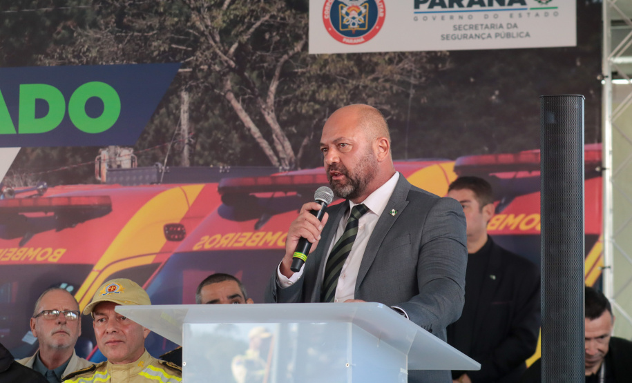 Governador entrega 39 veículos e libera R$ 117 milhões para helicópteros e blindados da PM