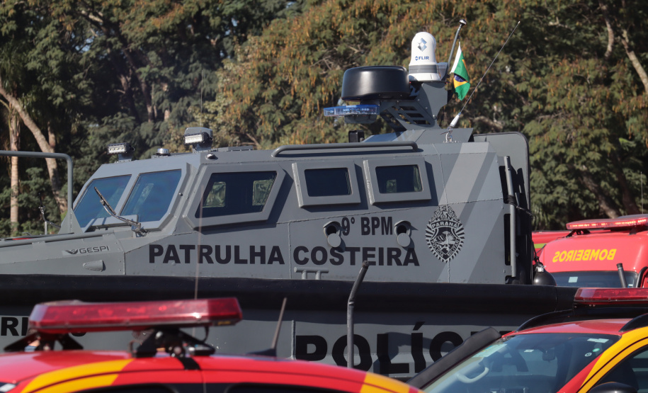 Governador entrega 39 veículos e libera R$ 117 milhões para helicópteros e blindados da PM