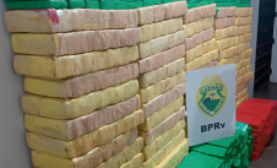 Batalhão de Polícia Rodoviária apreende 1,48 tonelada de maconha em Sertaneja
