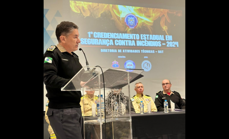 Corpo de Bombeiros promove capacitação sobre técnicas de combate a incêndios