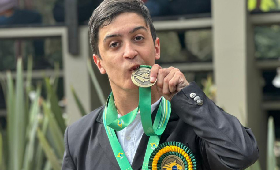 Terapia com cavalos da PMPR colabora na qualidade de vida de pessoas com deficiência