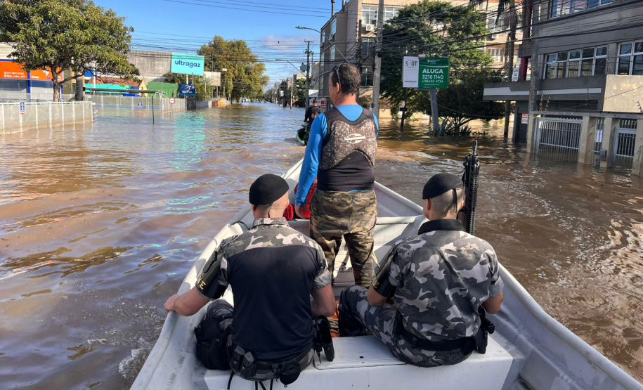 Resgates, policiamento, técnica e solidariedade: Paraná encerra operação no Rio Grande do Sul
