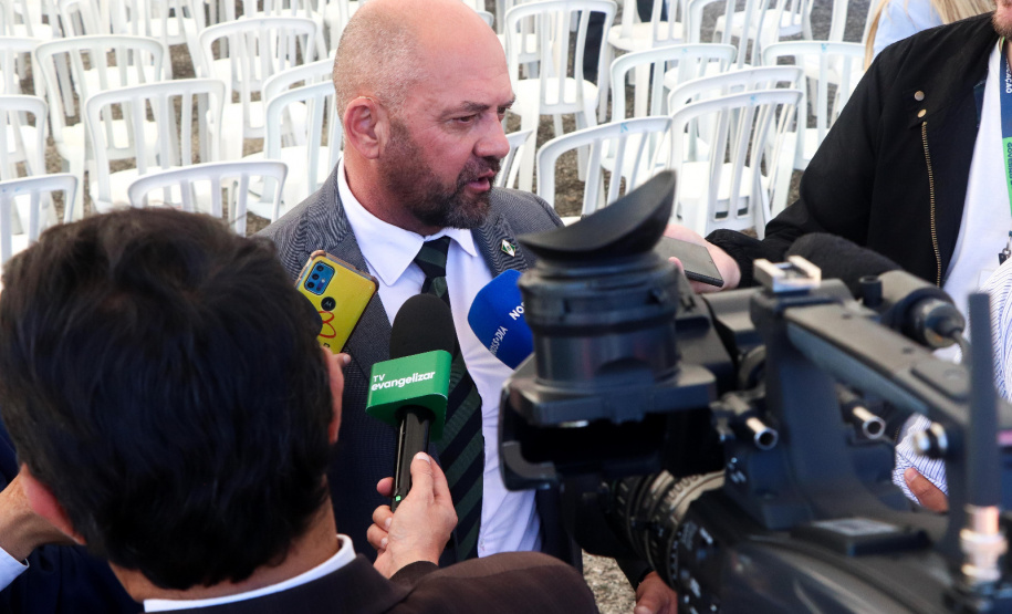 Governador entrega 39 veículos e libera R$ 117 milhões para helicópteros e blindados da PM