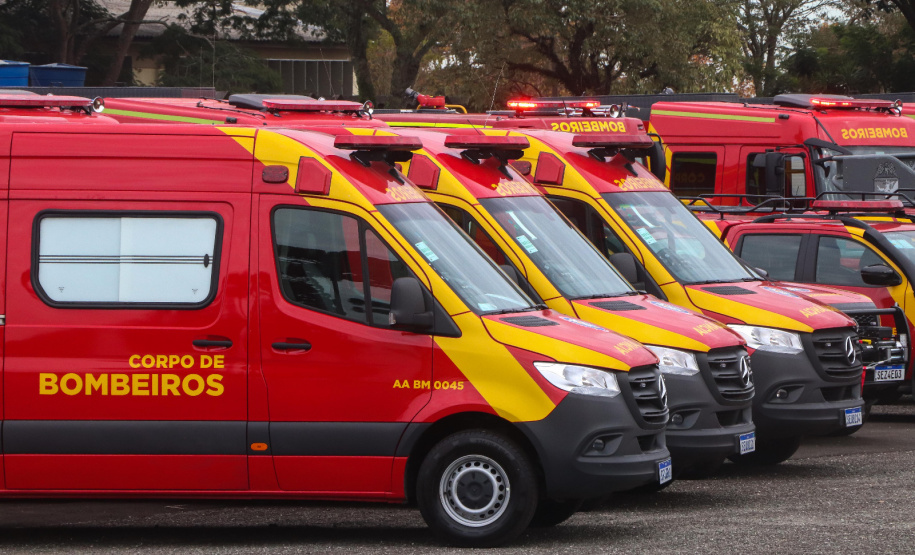 Governador entrega 39 veículos e libera R$ 117 milhões para helicópteros e blindados da PM