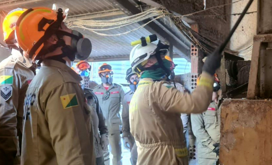 Referência em emergências em silos, Bombeiros do Paraná ministram curso no Acre