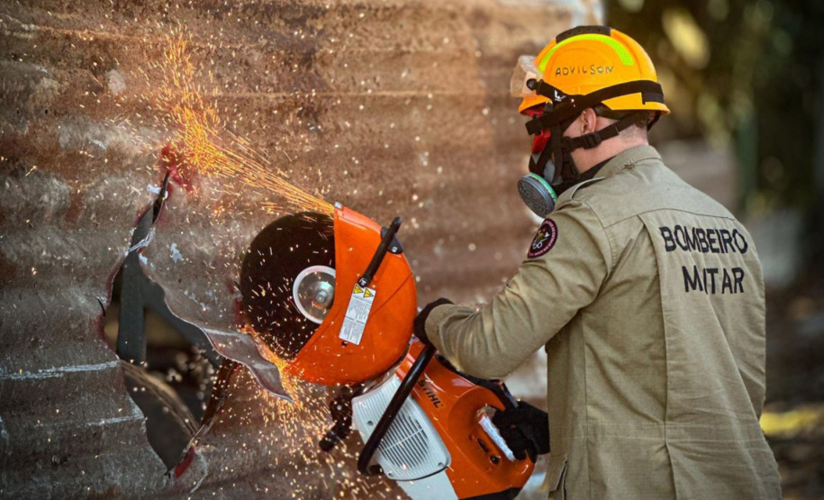 Referência em emergências em silos, Bombeiros do Paraná ministram curso no Acre