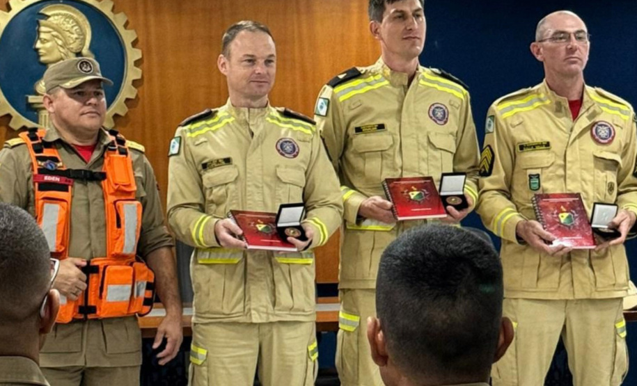 Referência em emergências em silos, Bombeiros do Paraná ministram curso no Acre