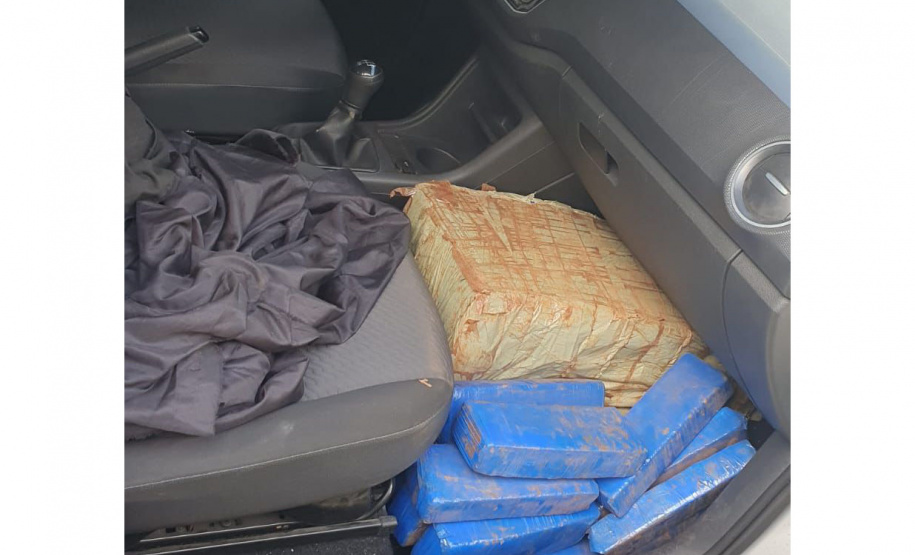 Com apoio do Falcão, PMPR apreende 1,2 tonelada de maconha em Cascavel