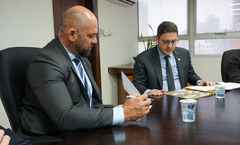 Secretário Hudson recebe o deputado estadual Matheus Vermelho