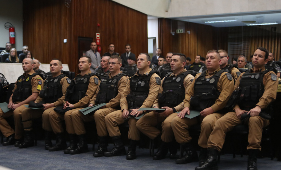 Forças de segurança que atuaram no Rio Grande do Sul são homenageadas na Alep