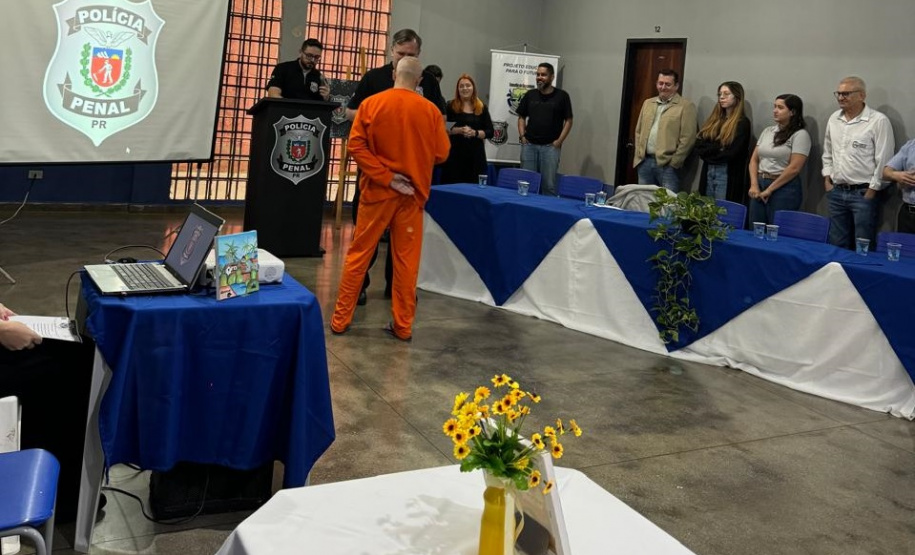 Cerimônia de formatura certifica 21 pessoas privadas de liberdade em cursos de qualificação, em Cascavel