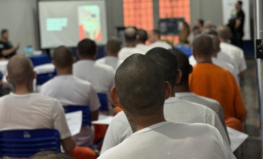 Cerimônia de formatura certifica 21 pessoas privadas de liberdade em cursos de qualificação, em Cascavel