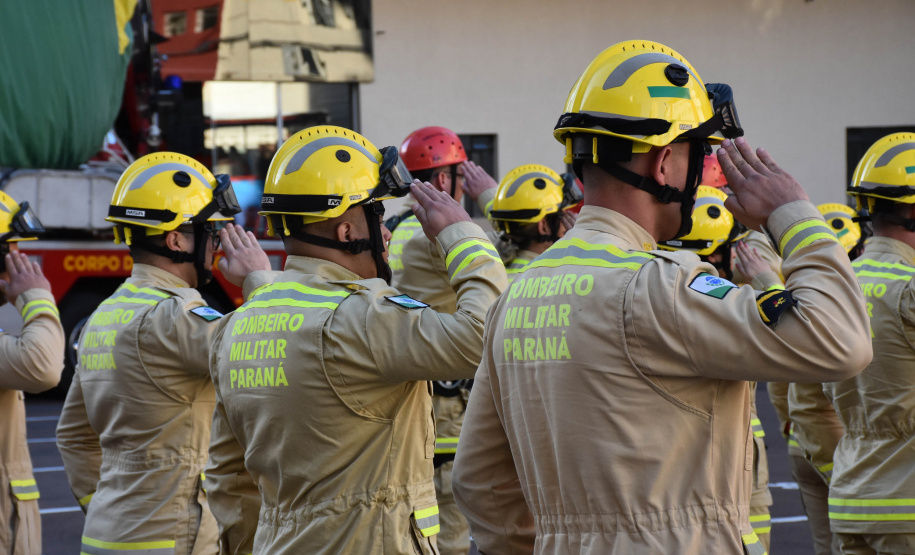 Apoio do CBMPR a outros estados é destaque no Dia do Bombeiro
