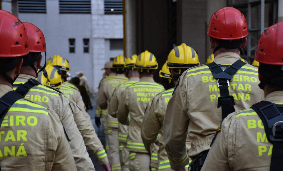 Apoio do CBMPR a outros estados é destaque no Dia do Bombeiro