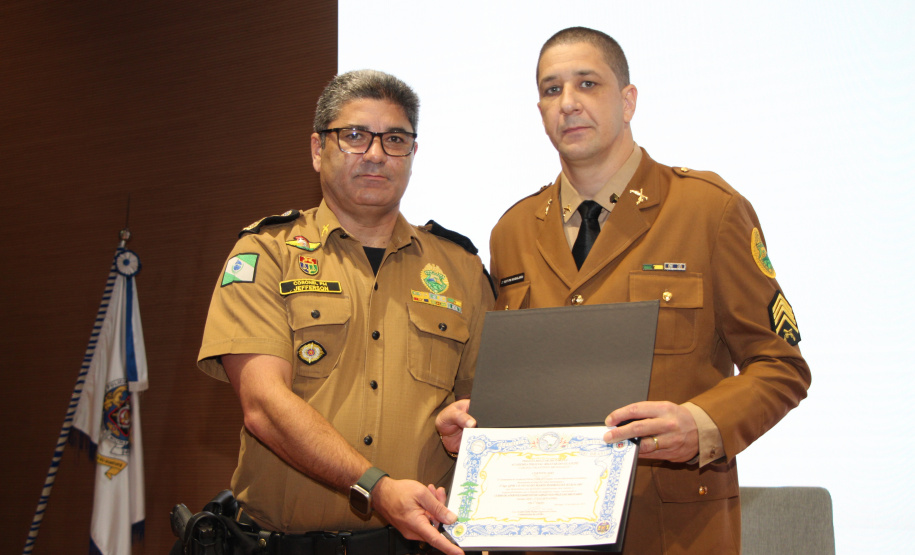 Solenidades em três cidades do Paraná celebram formaturas do Curso de Aperfeiçoamento de Sargentos da PMPR