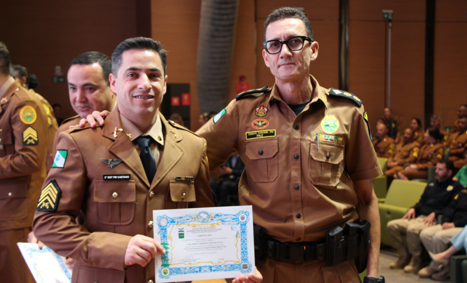 Solenidades em três cidades do Paraná celebram formaturas do Curso de Aperfeiçoamento de Sargentos da PMPR