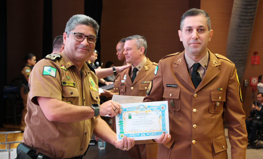 Solenidades em três cidades do Paraná celebram formaturas do Curso de Aperfeiçoamento de Sargentos da PMPR