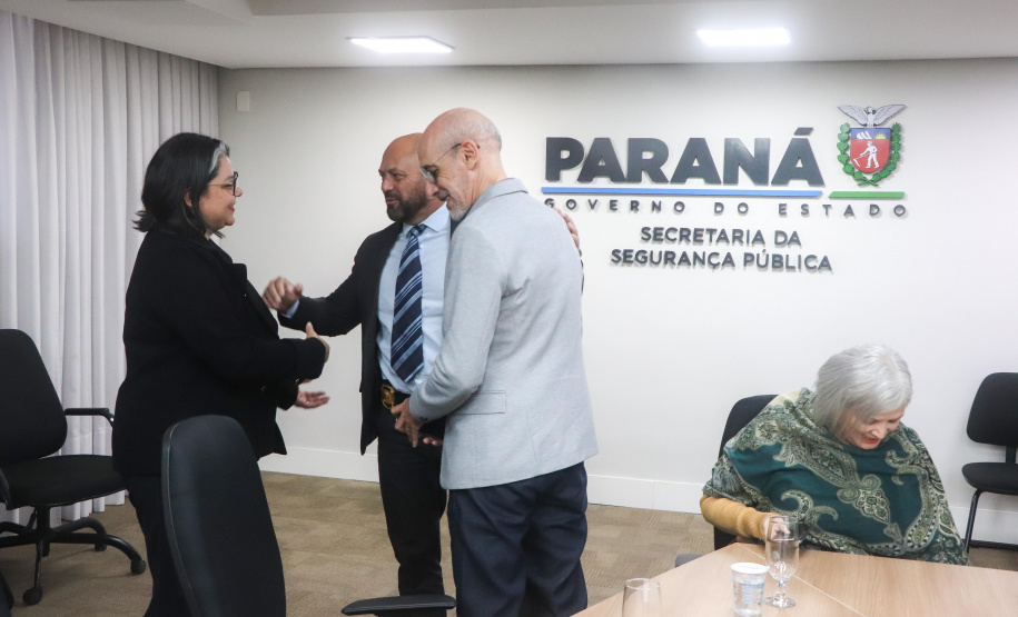 Secretário Hudson recebe secretária nacional de Enfrentamento à Violência Contra Mulheres Denise Motta Dau 