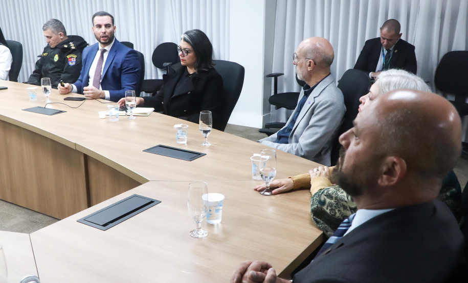 Secretário Hudson recebe secretária nacional de Enfrentamento à Violência Contra Mulheres Denise Motta Dau 