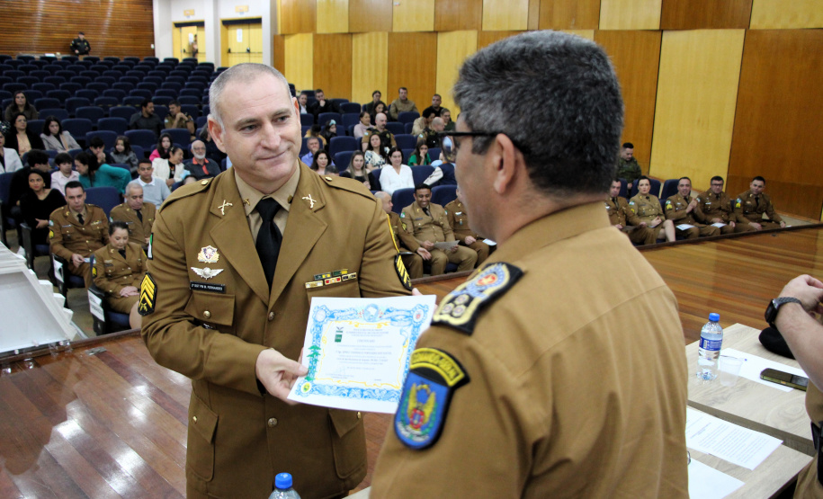 Solenidades em três cidades do Paraná celebram formaturas do Curso de Aperfeiçoamento de Sargentos da PMPR