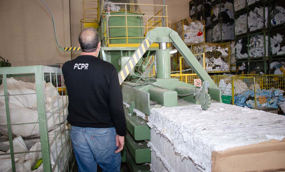 Documentos descartados pela PCPR são reciclados e vão ajudar entidades assistenciais