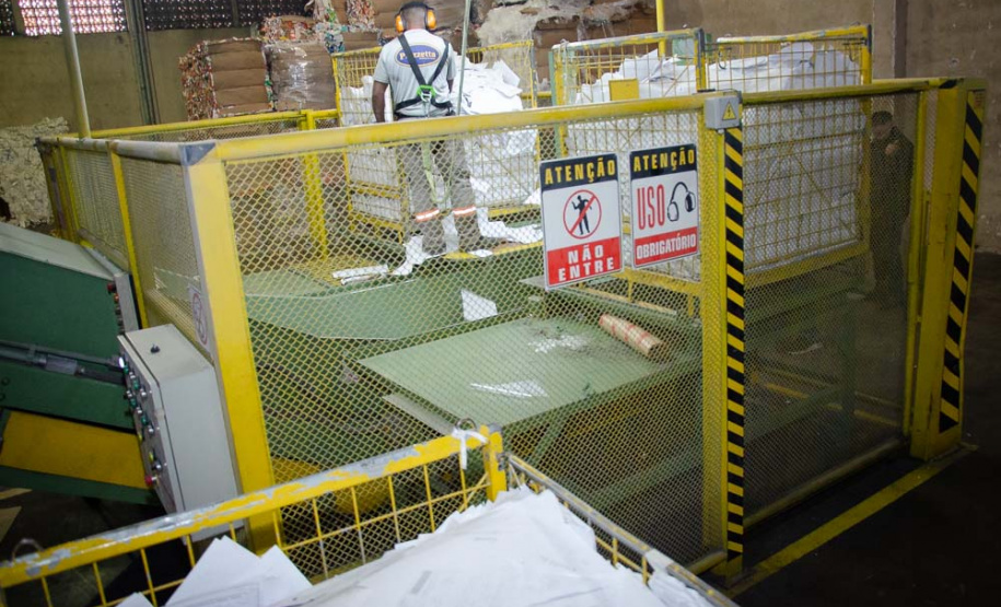 Documentos descartados pela PCPR são reciclados e vão ajudar entidades assistenciais