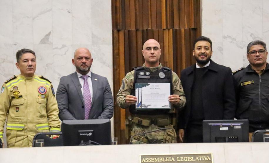 Forças de segurança que atuaram no Rio Grande do Sul são homenageadas na Alep