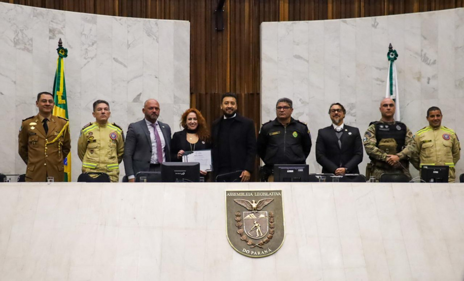 Forças de segurança que atuaram no Rio Grande do Sul são homenageadas na Alep