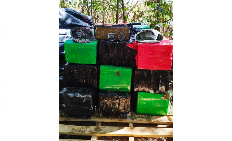 Batalhão de Polícia Ambiental apreende 933 quilos de maconha em Umuarama