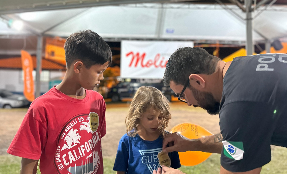 PCPR na Comunidade leva atendimento à população de Bandeirantes e Florestópolis