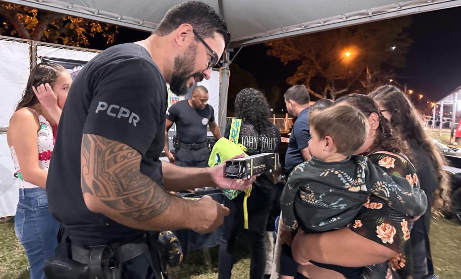 PCPR na Comunidade leva atendimento à população de Bandeirantes e Florestópolis