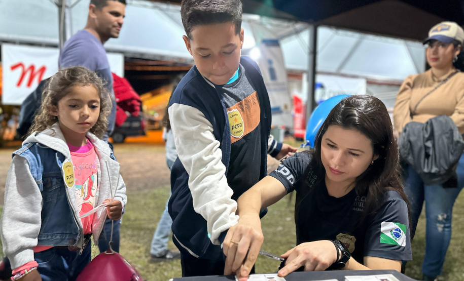 PCPR na Comunidade leva atendimento à população de Bandeirantes e Florestópolis