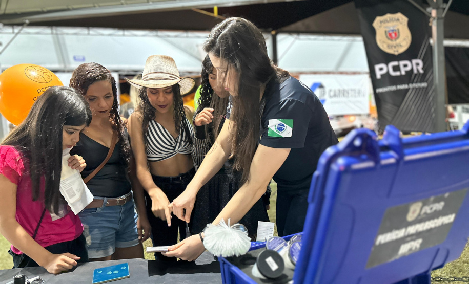 PCPR na Comunidade leva atendimento à população de Bandeirantes e Florestópolis