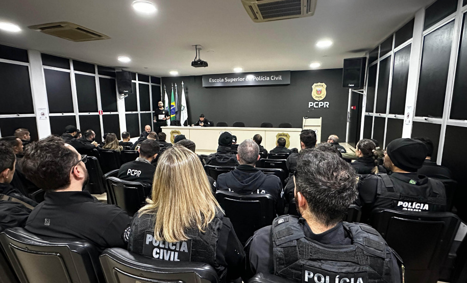 Operação da PCPR em 4 estados mira grupo que lavava dinheiro com lojas de carros e barbearias