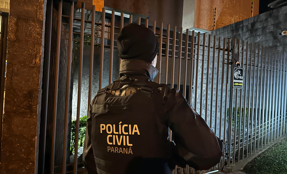 Operação da PCPR em 4 estados mira grupo que lavava dinheiro com lojas de carros e barbearias