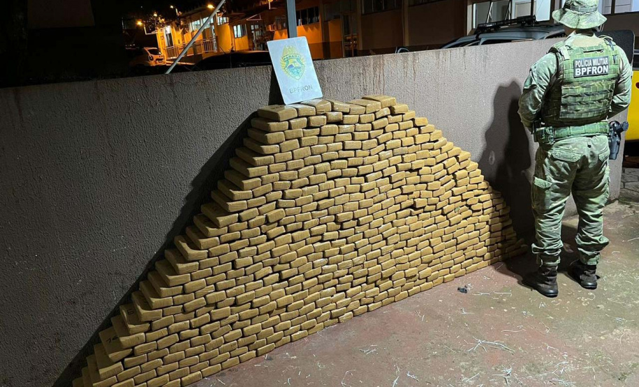 Polícia Militar do Paraná apreende mais de meia tonelada de maconha em Foz do Iguaçu