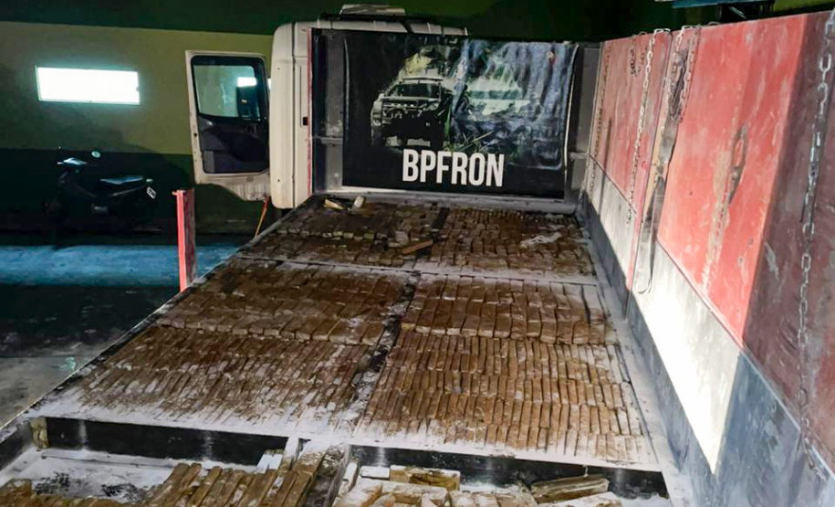 PMPR apreende 4,1 toneladas de maconha em Toledo e Umuarama