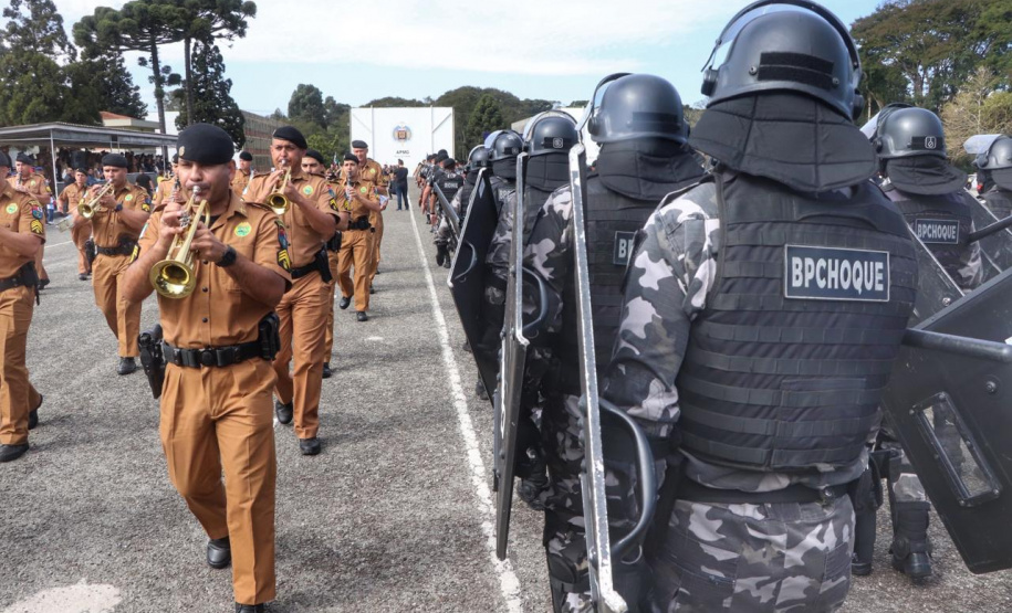 Desfile de 170 anos mostra evolução da tecnologia usada pela PM para ajudar população