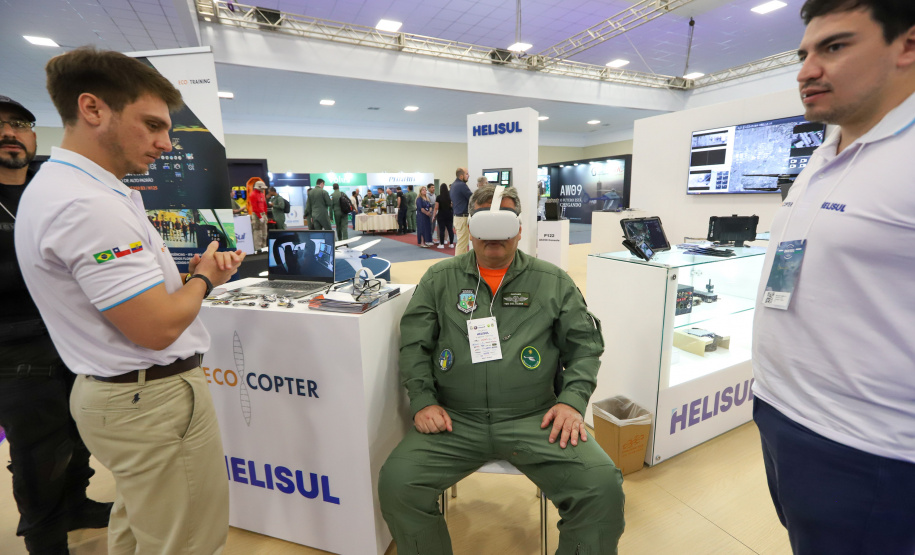 Governador destaca modernização de aeronaves do Paraná em encontro nacional de aviação