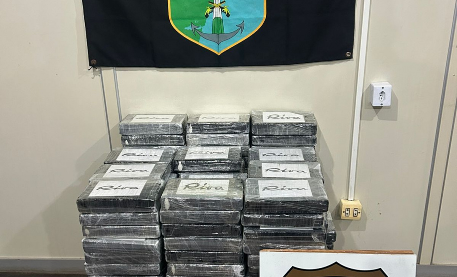 Polícia Militar e Polícia Federal apreendem pasta base de cocaína no terminal de containers de Paranaguá