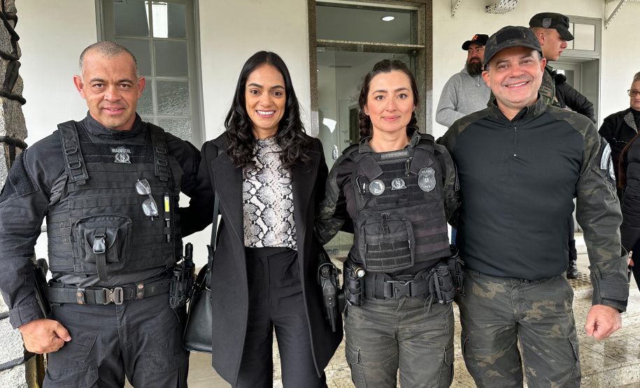 Policiais civis se formam no curso Condutores de Cães de Guerra da Força Aérea Brasileira