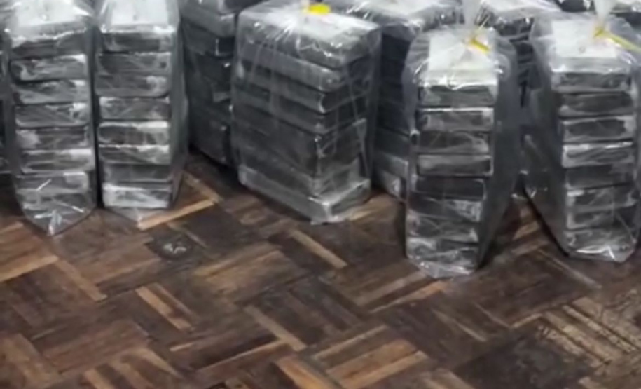 Polícia Militar e Polícia Federal apreendem pasta base de cocaína no terminal de containers de Paranaguá