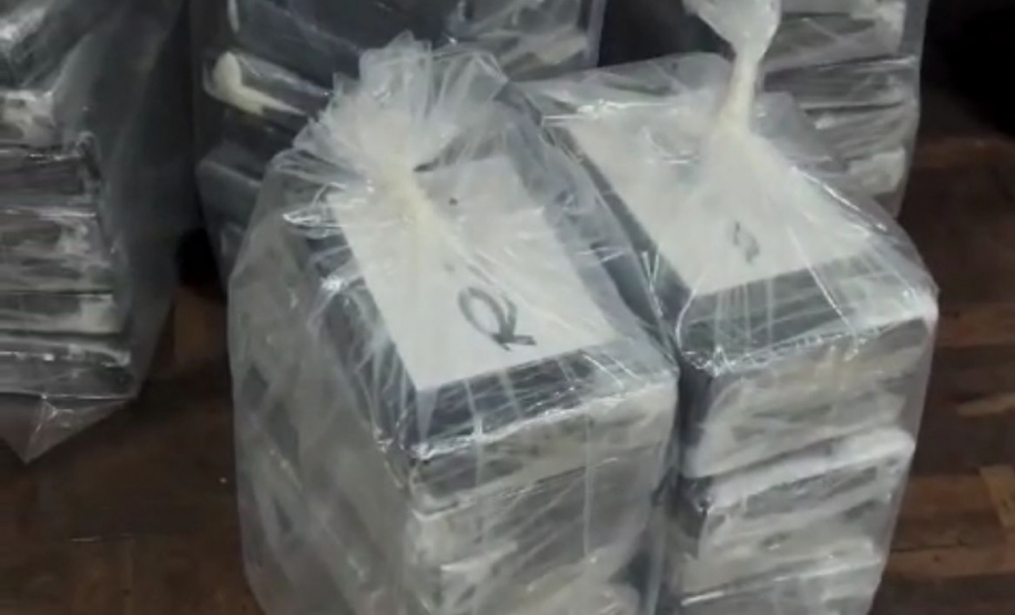 Polícia Militar e Polícia Federal apreendem pasta base de cocaína no terminal de containers de Paranaguá