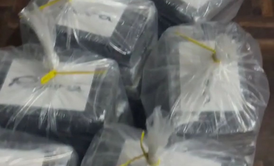 Polícia Militar e Polícia Federal apreendem pasta base de cocaína no terminal de containers de Paranaguá