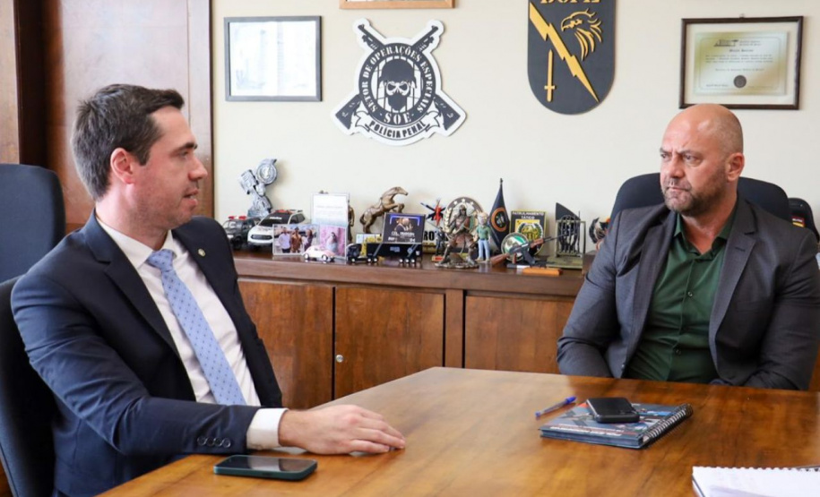 Secretário recebe defensor público-geral do Paraná