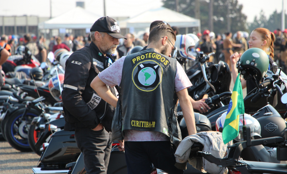PMPR realiza Passeio Motociclístico e Encontro de Carros Antigos em comemoração aos 170 anos da corporação