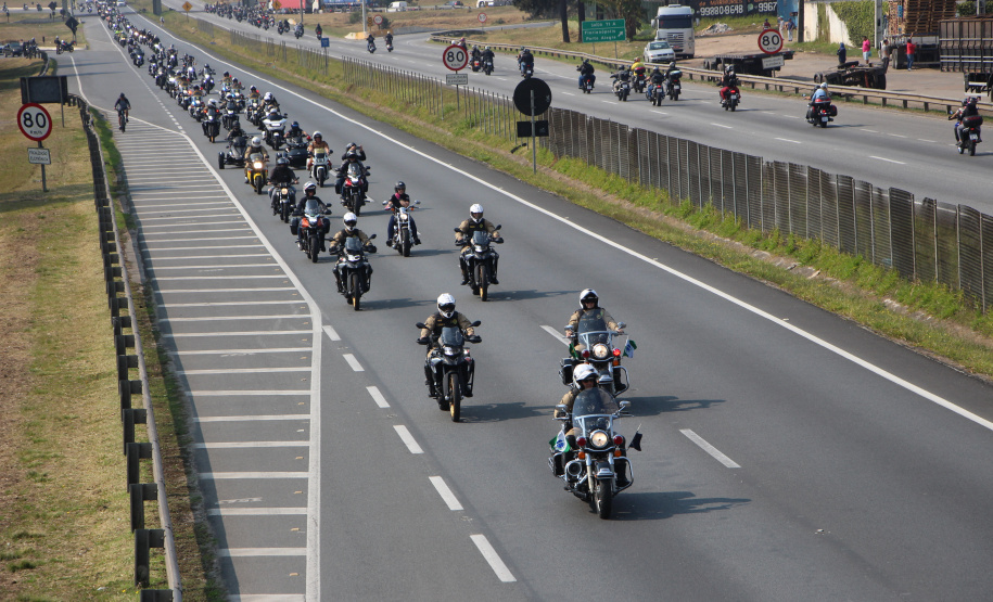 PMPR realiza Passeio Motociclístico e Encontro de Carros Antigos em comemoração aos 170 anos da corporação