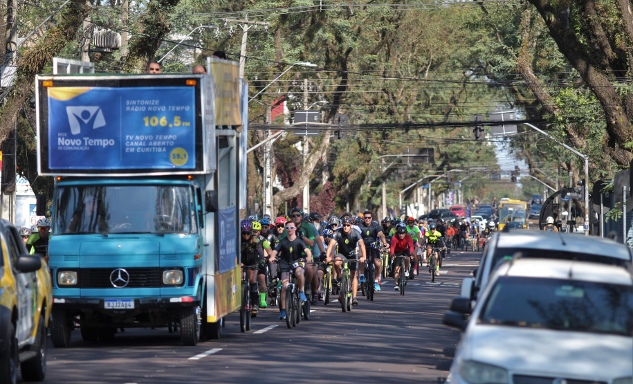 Passeio Ciclístico da Polícia Militar do Paraná atrai mais de 600 participantes