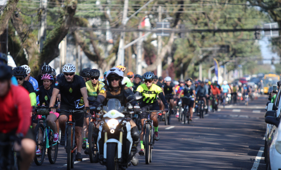 Passeio Ciclístico da Polícia Militar do Paraná atrai mais de 600 participantes